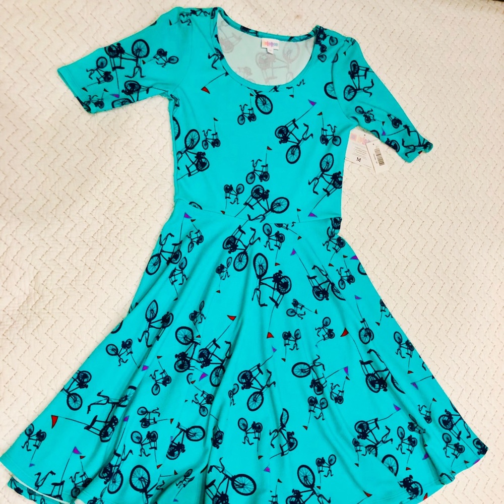 NWT - Lularoe Nicole dress Medium